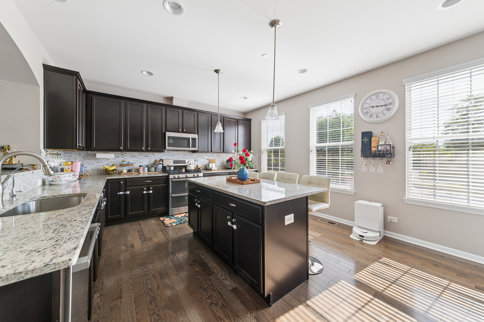 15 Margaret Drive, Schaumburg, IL 60194
