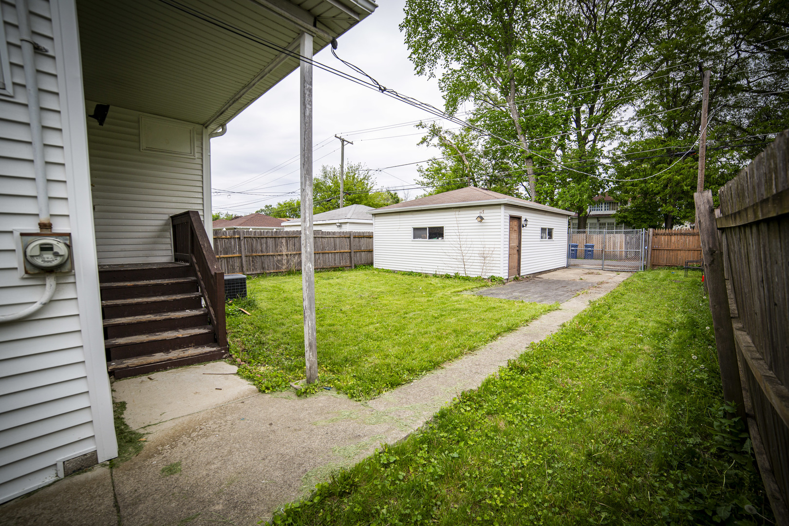 1427 S 21st Avenue, Maywood, IL 60153