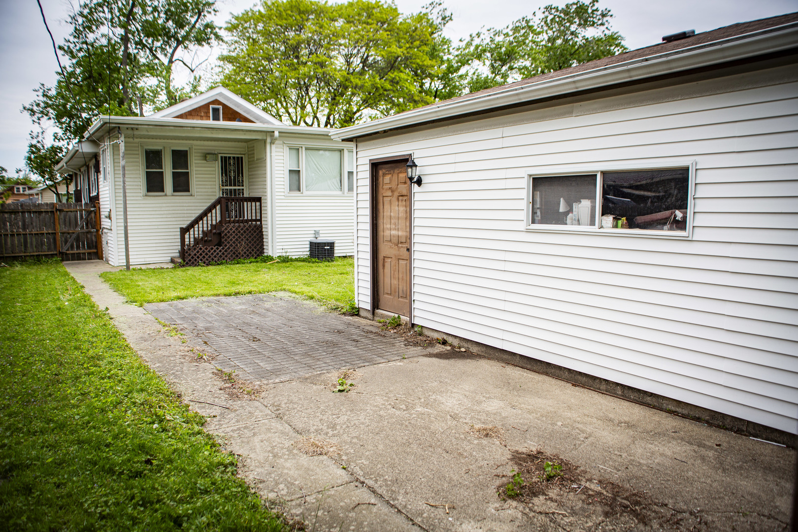 1427 S 21st Avenue, Maywood, IL 60153