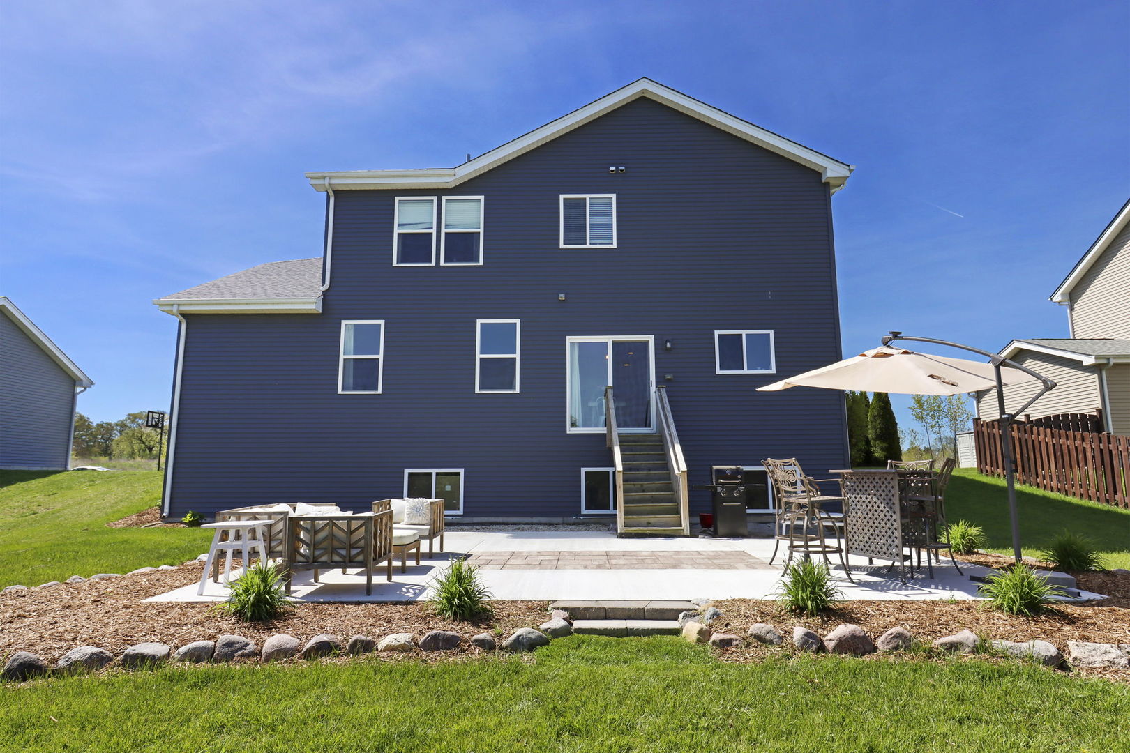260 E Parkland Drive, Island Lake, IL 60042