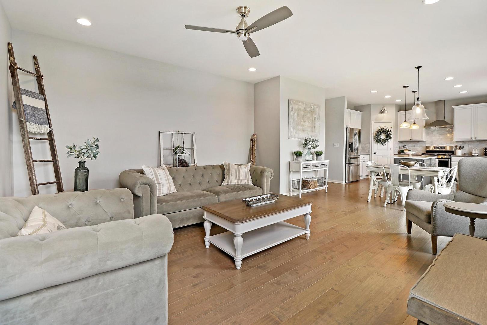 260 E Parkland Drive, Island Lake, IL 60042