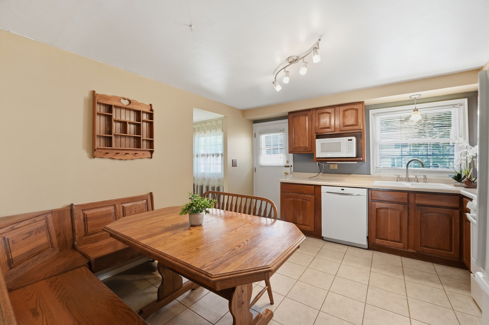 516 Janine Lane, Schaumburg, IL 60193