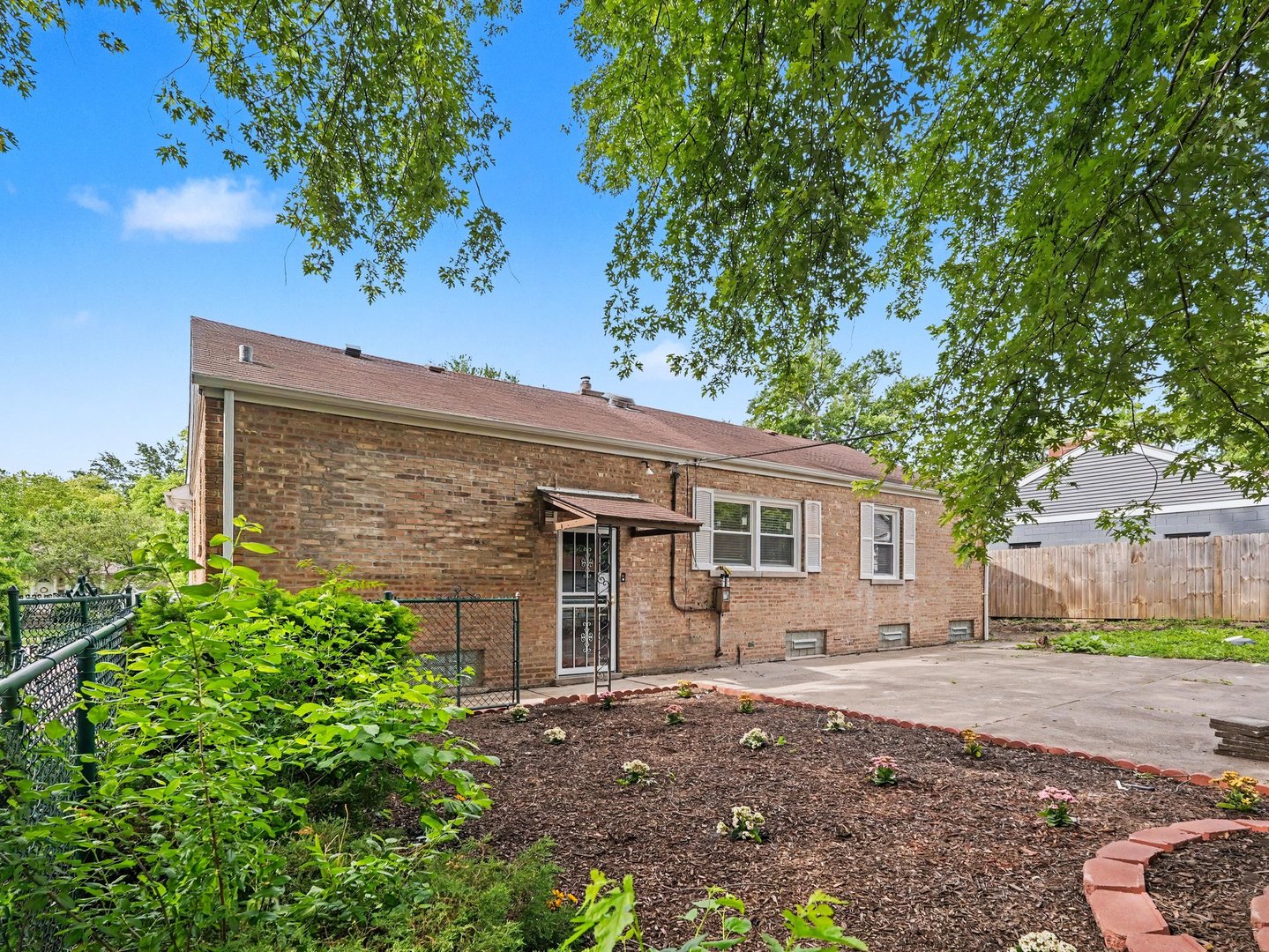 1650 Cedar Road, Homewood, IL 60430