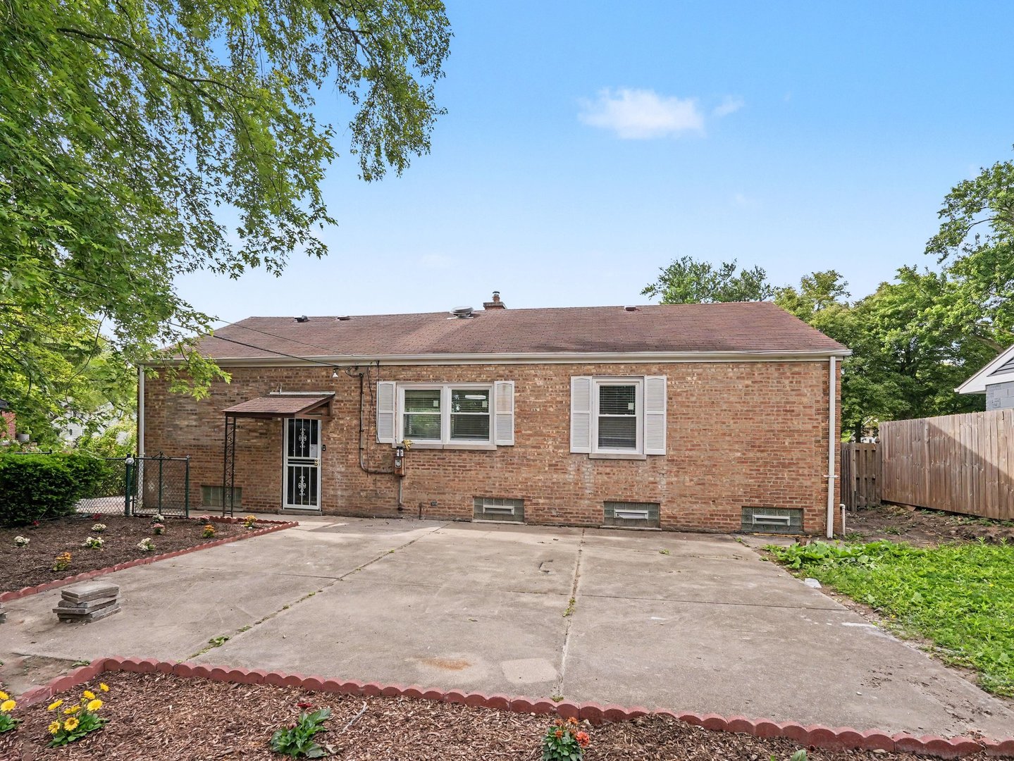 1650 Cedar Road, Homewood, IL 60430