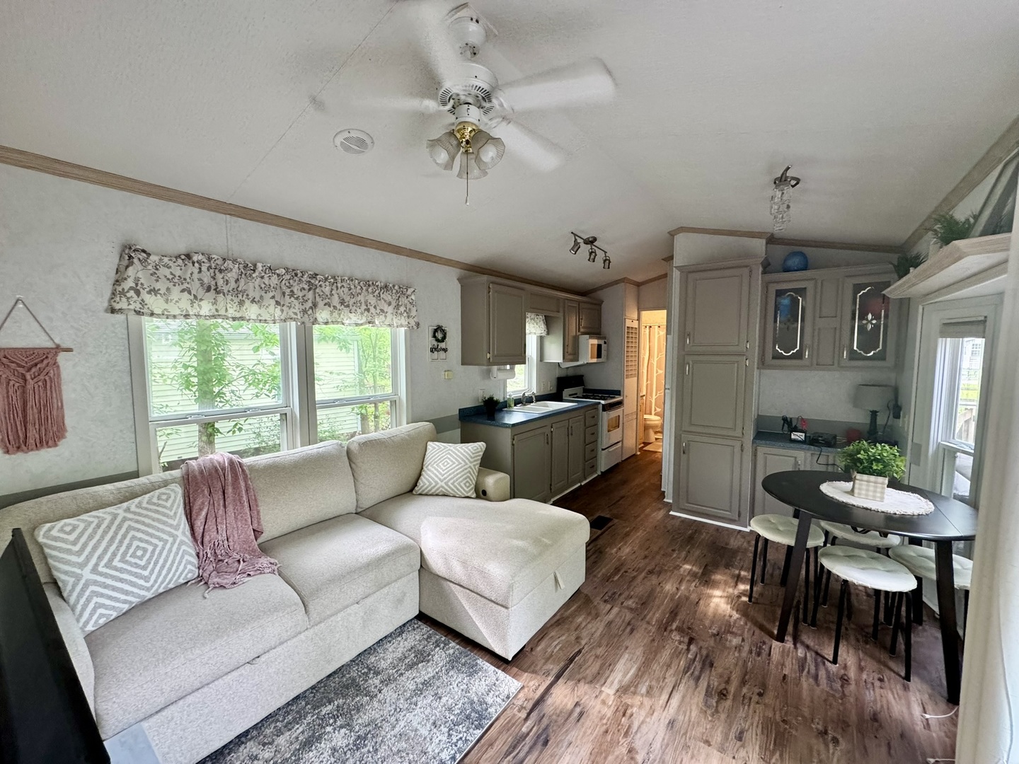 2795 E 28th Road, Seneca, IL 61360