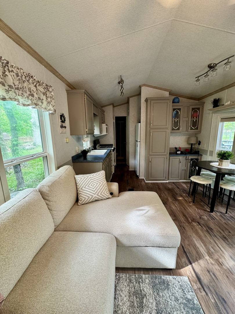 2795 E 28th Road, Seneca, IL 61360