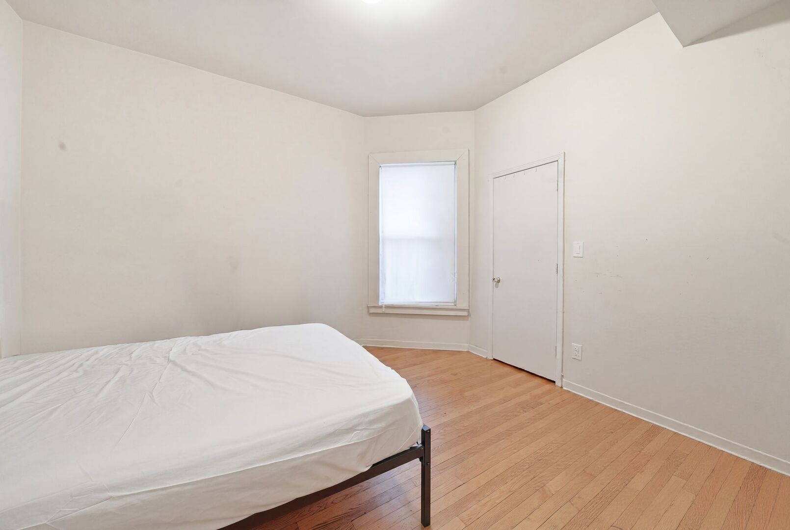 6127 S Champlain Avenue, Chicago, IL 60637