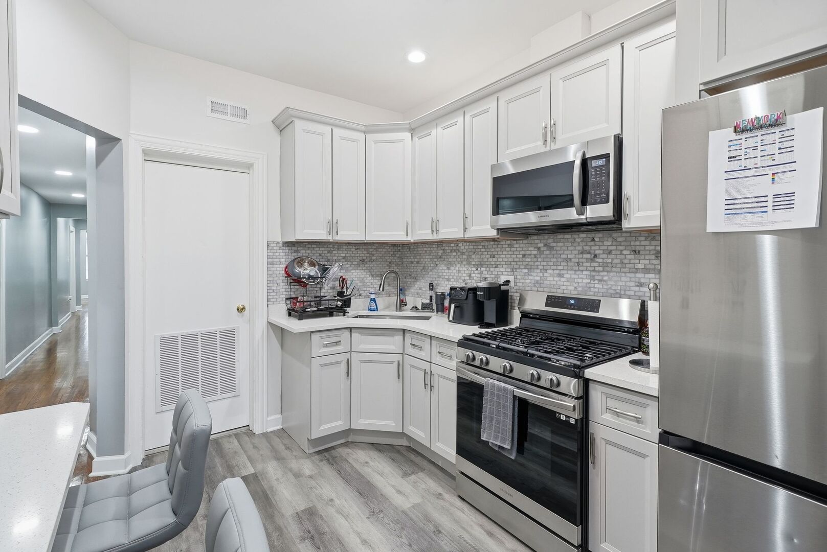 6127 S Champlain Avenue, Chicago, IL 60637