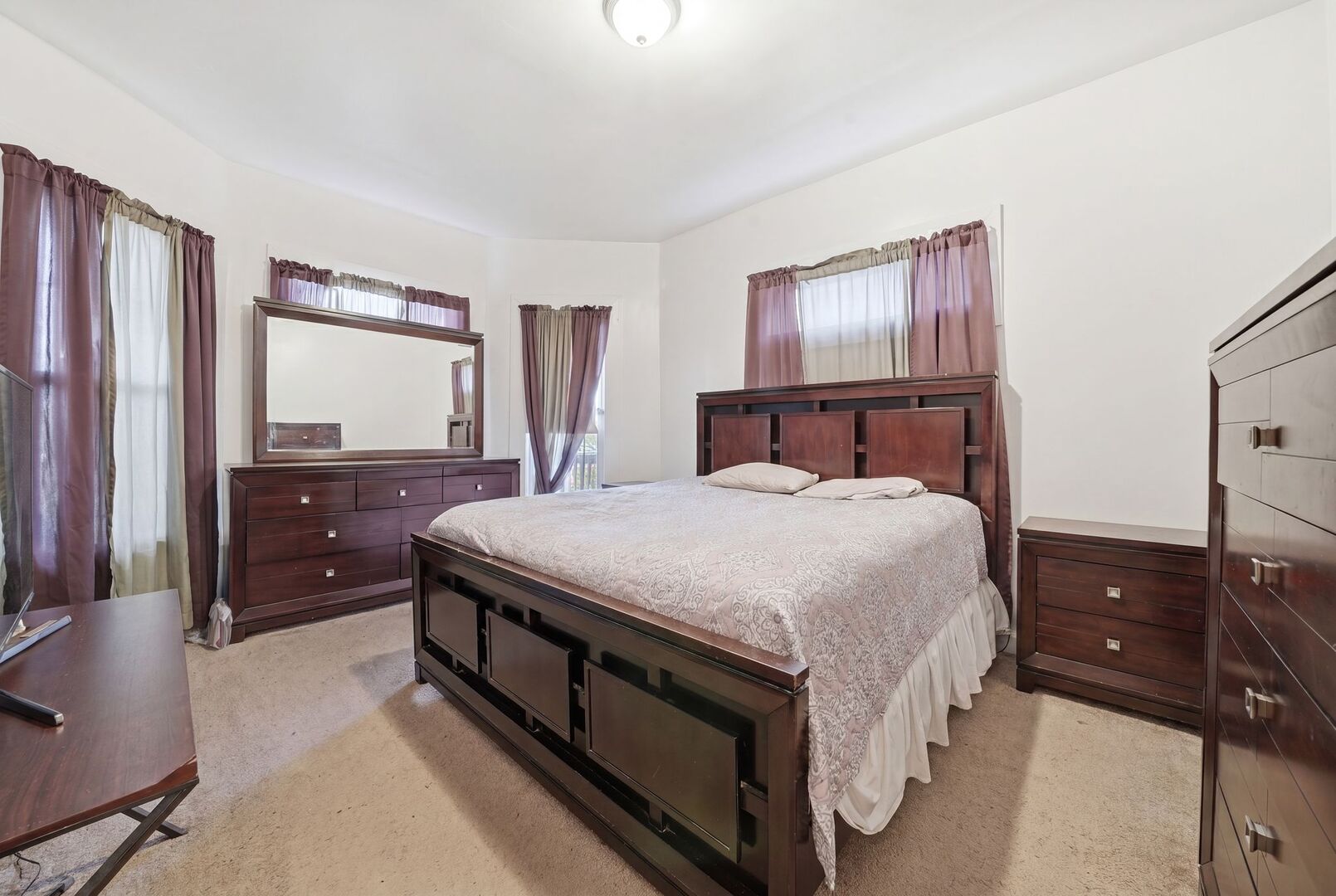 6127 S Champlain Avenue, Chicago, IL 60637