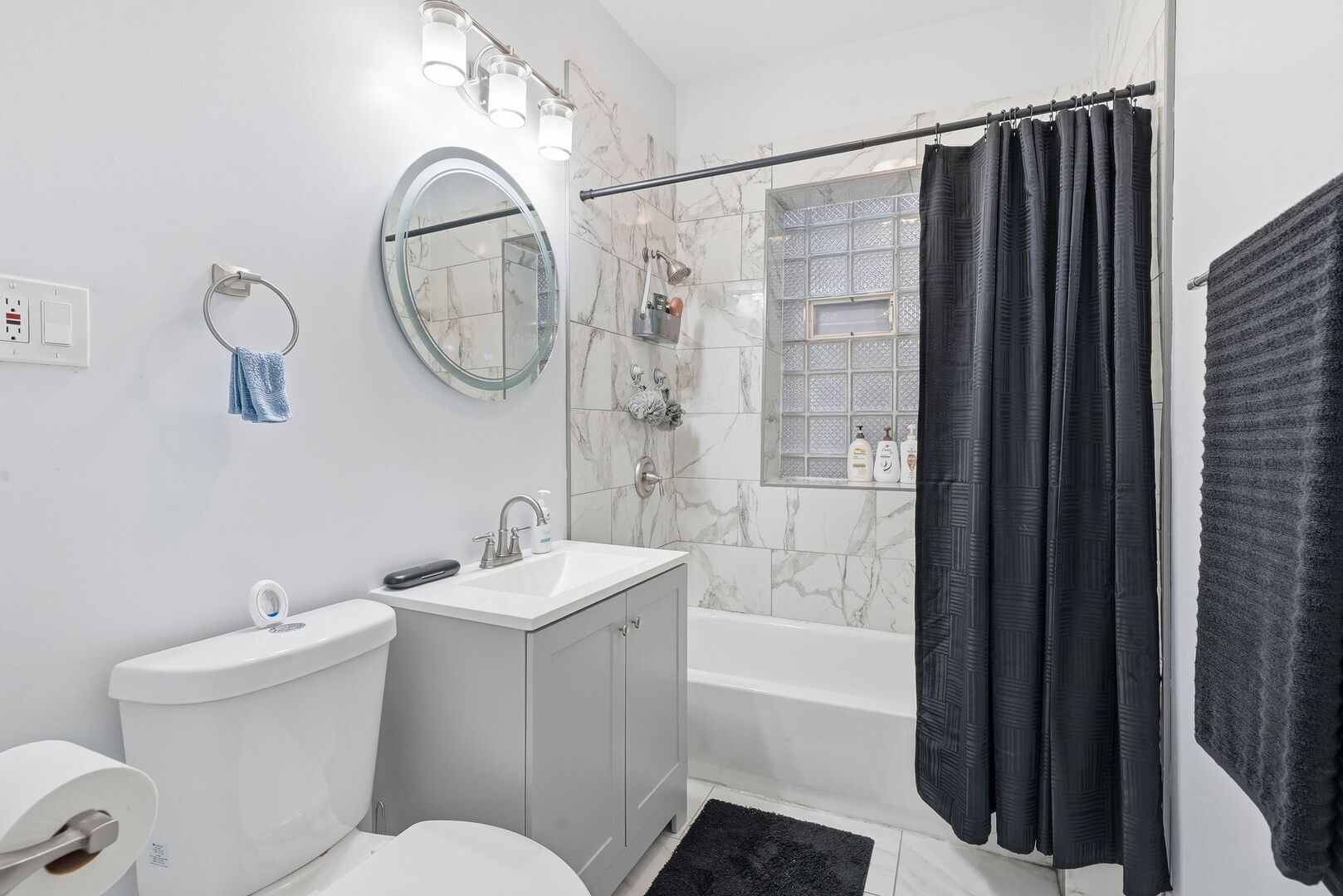 6127 S Champlain Avenue, Chicago, IL 60637