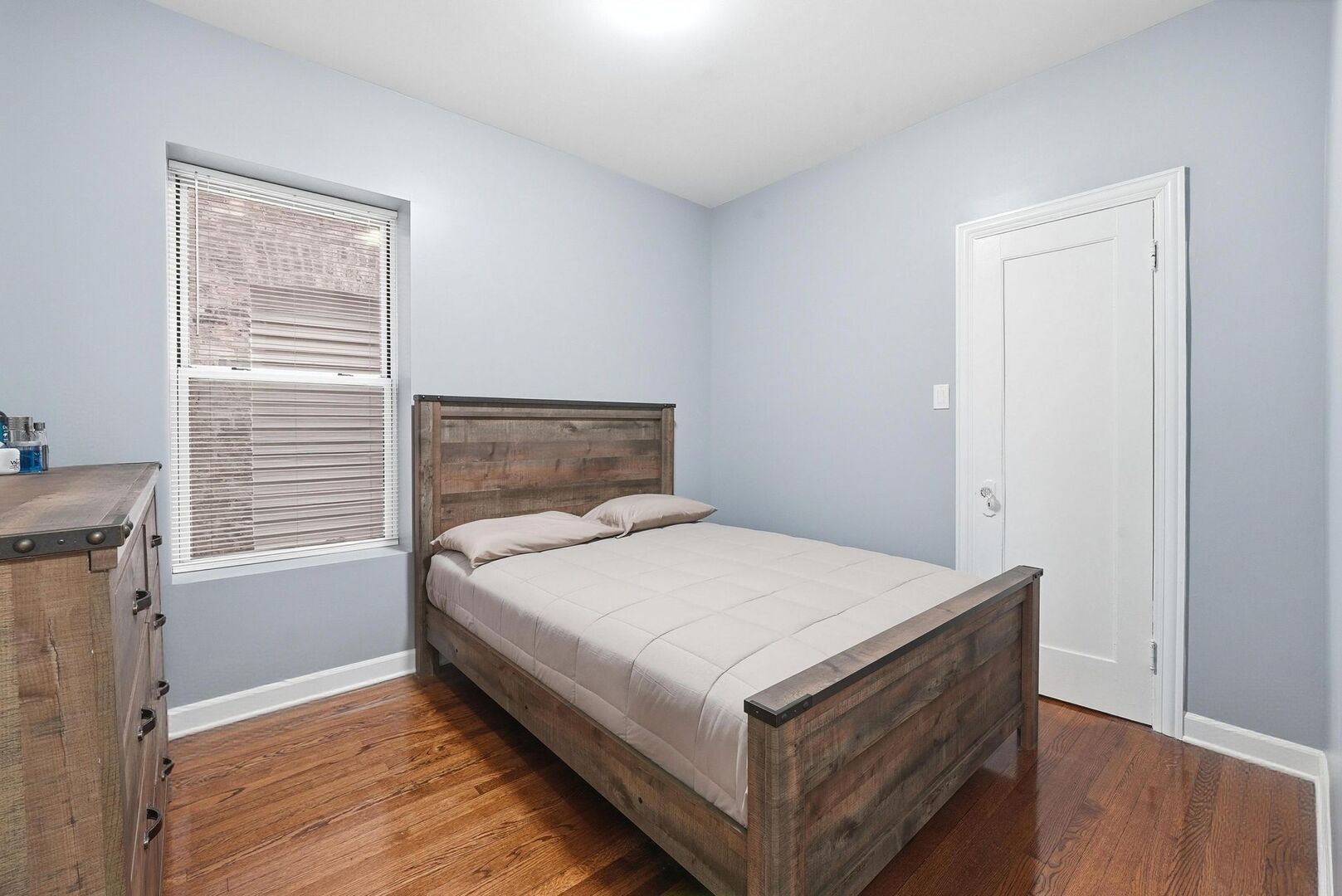 6127 S Champlain Avenue, Chicago, IL 60637