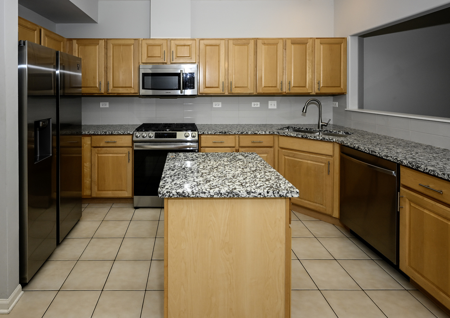 574 E Thornhill Lane, Palatine, IL 60074