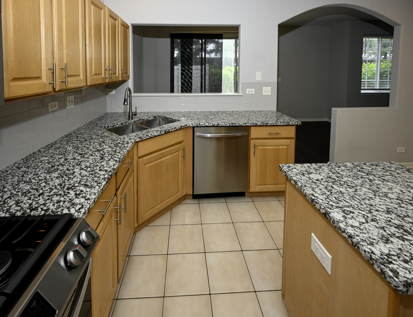 574 E Thornhill Lane, Palatine, IL 60074