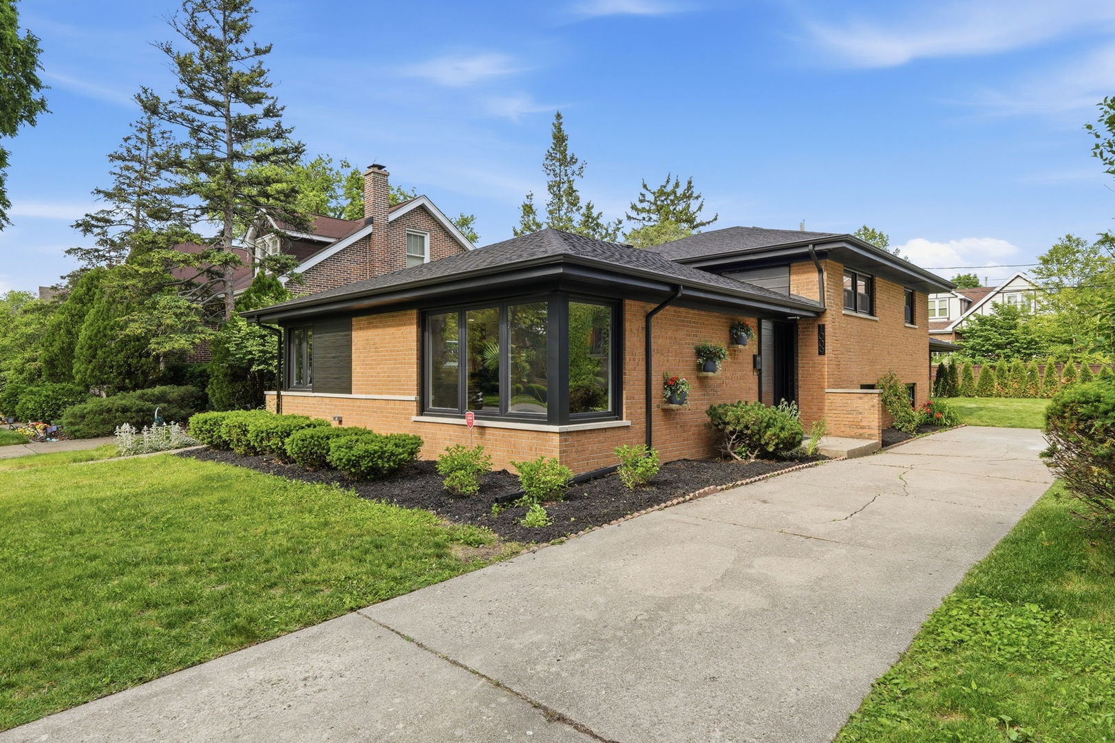 1009 S Washington Avenue, Park Ridge, IL 60068