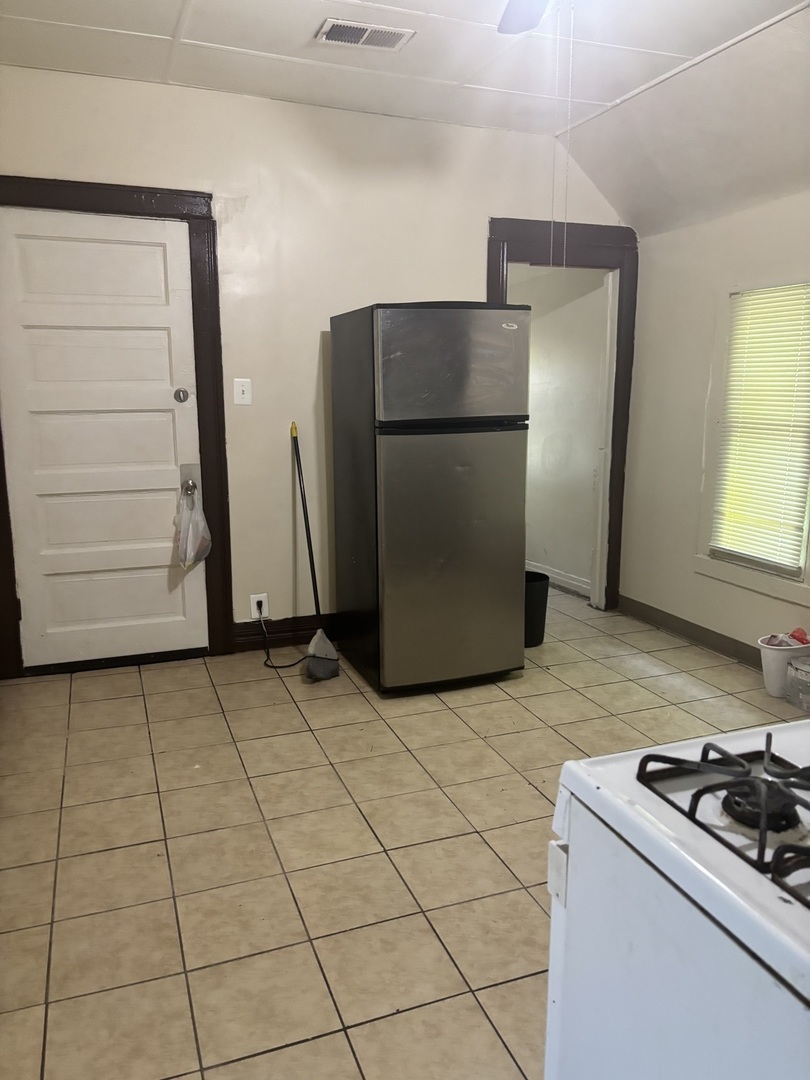 11317 S Edbrooke Avenue, Chicago, IL 60628