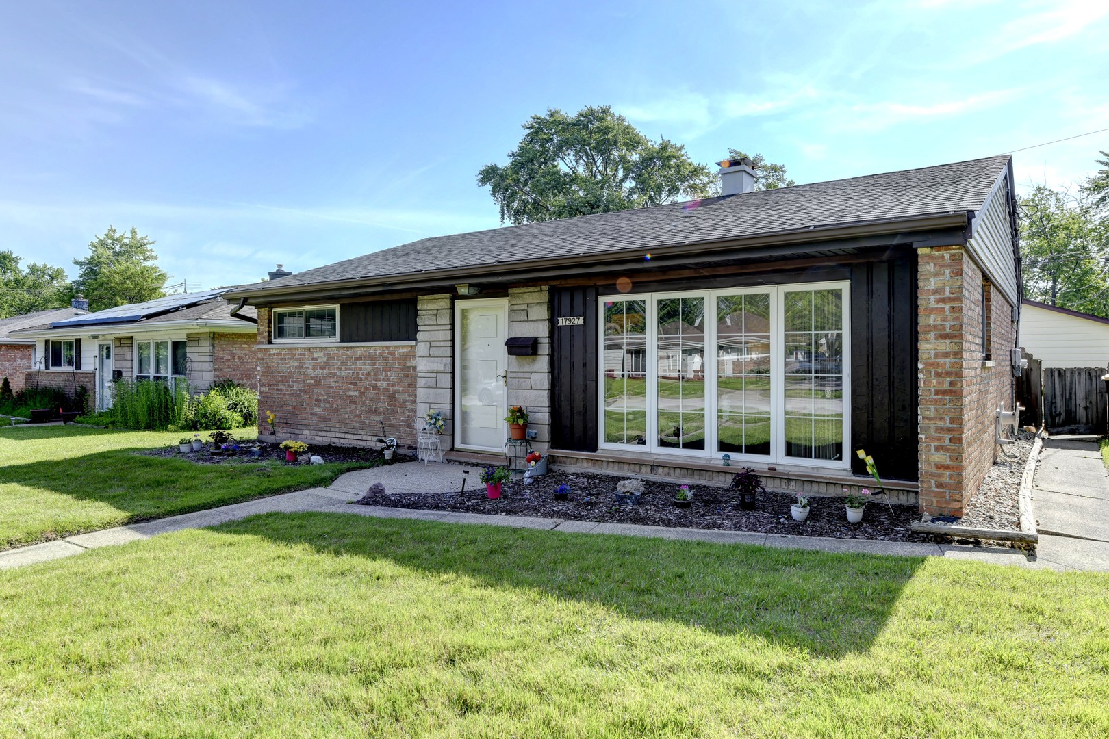 17927 Wildwood Avenue, Lansing, IL 60438