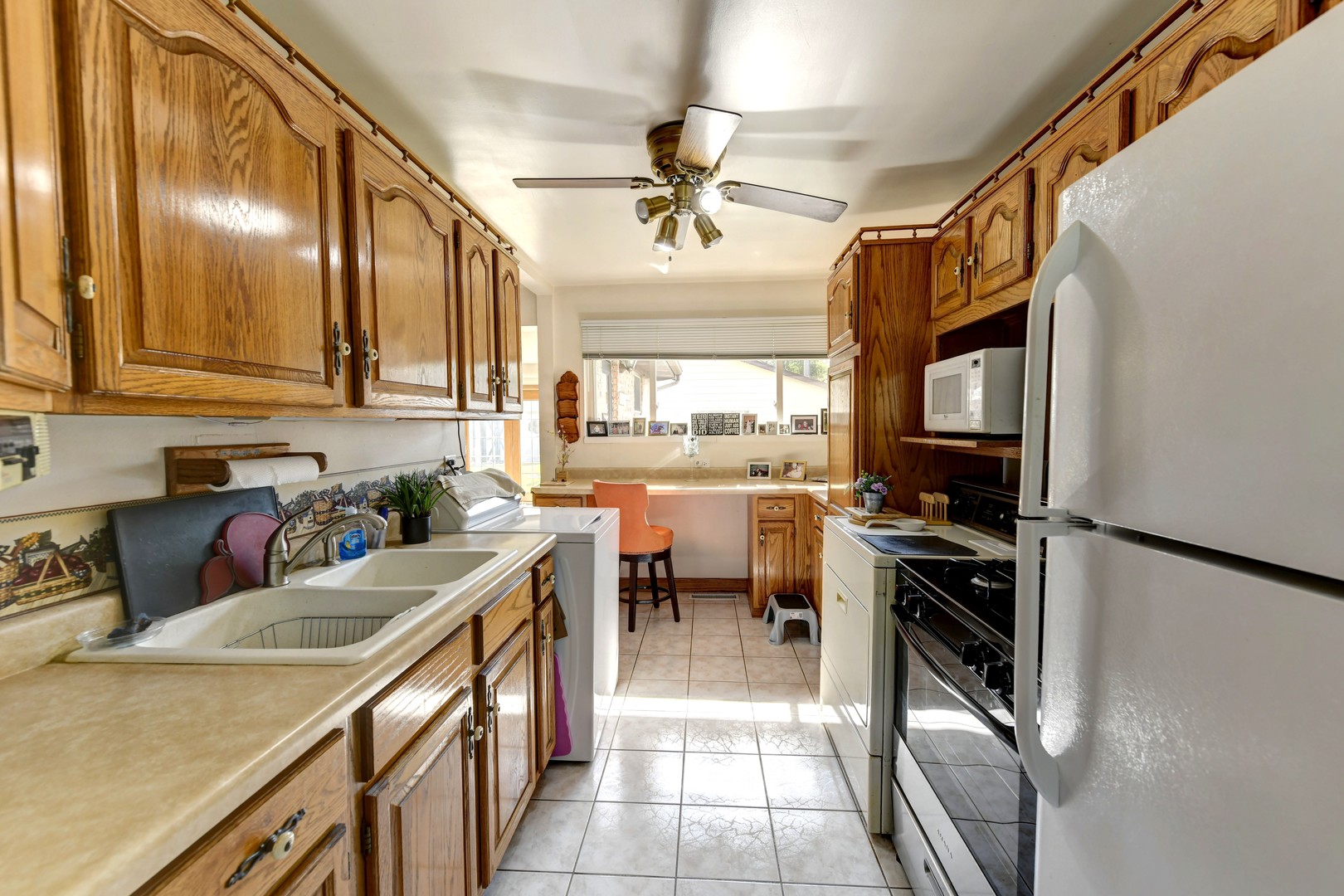 17927 Wildwood Avenue, Lansing, IL 60438