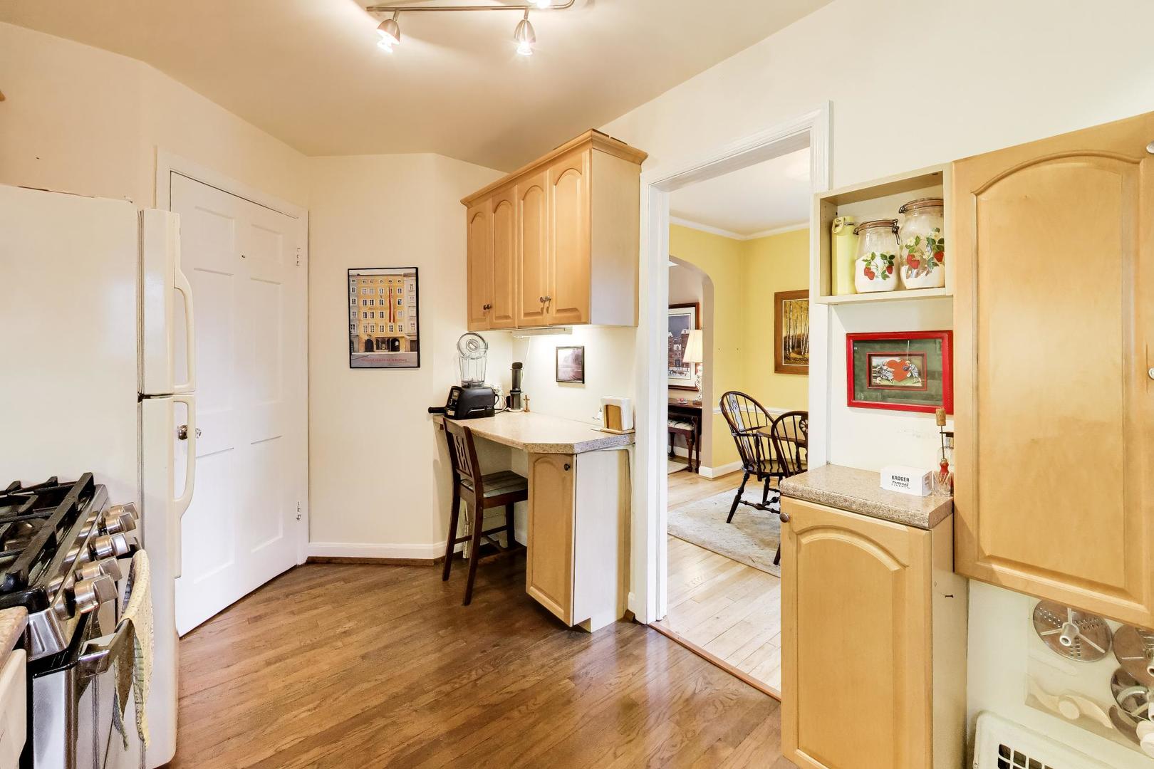 6436 N Oketo Avenue, Chicago, IL 60631