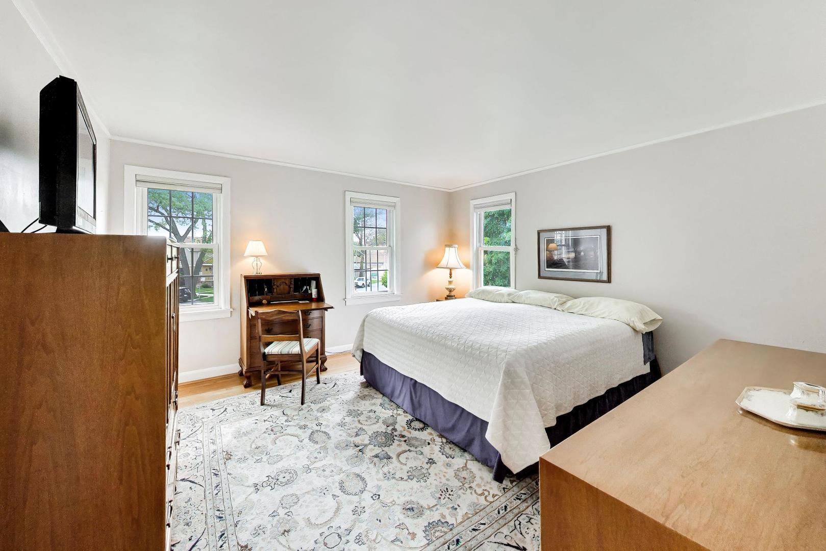 6436 N Oketo Avenue, Chicago, IL 60631