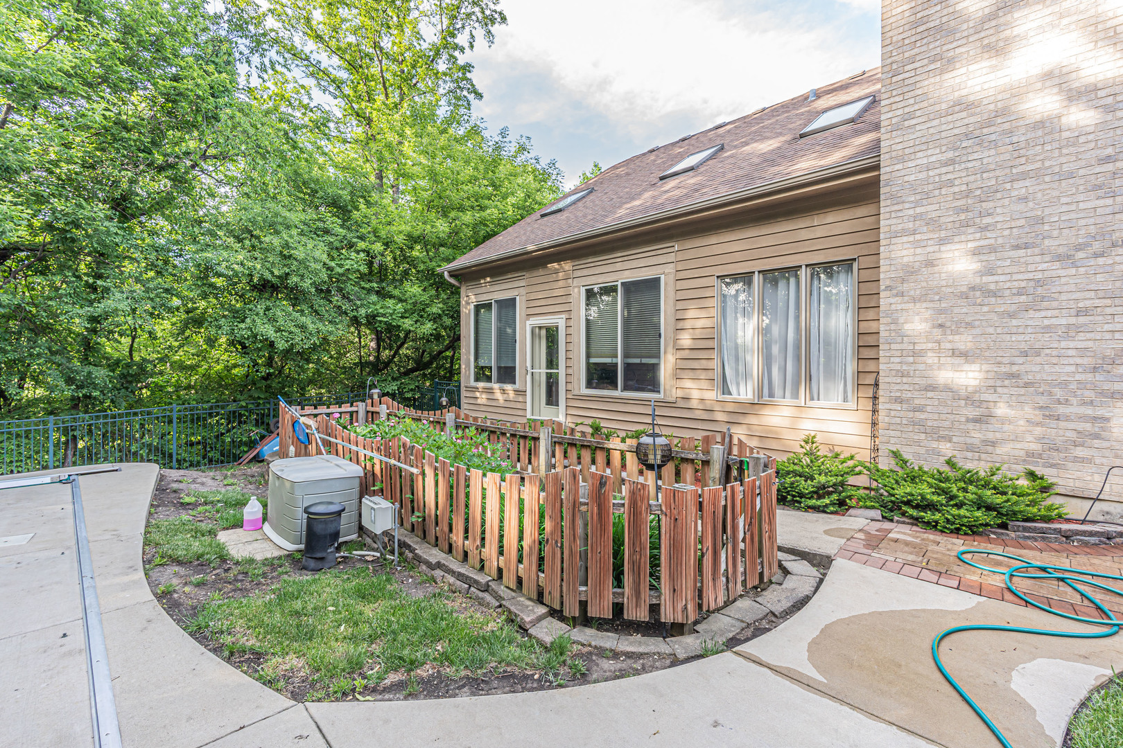 902 DORAL Drive, Bartlett, IL 60103