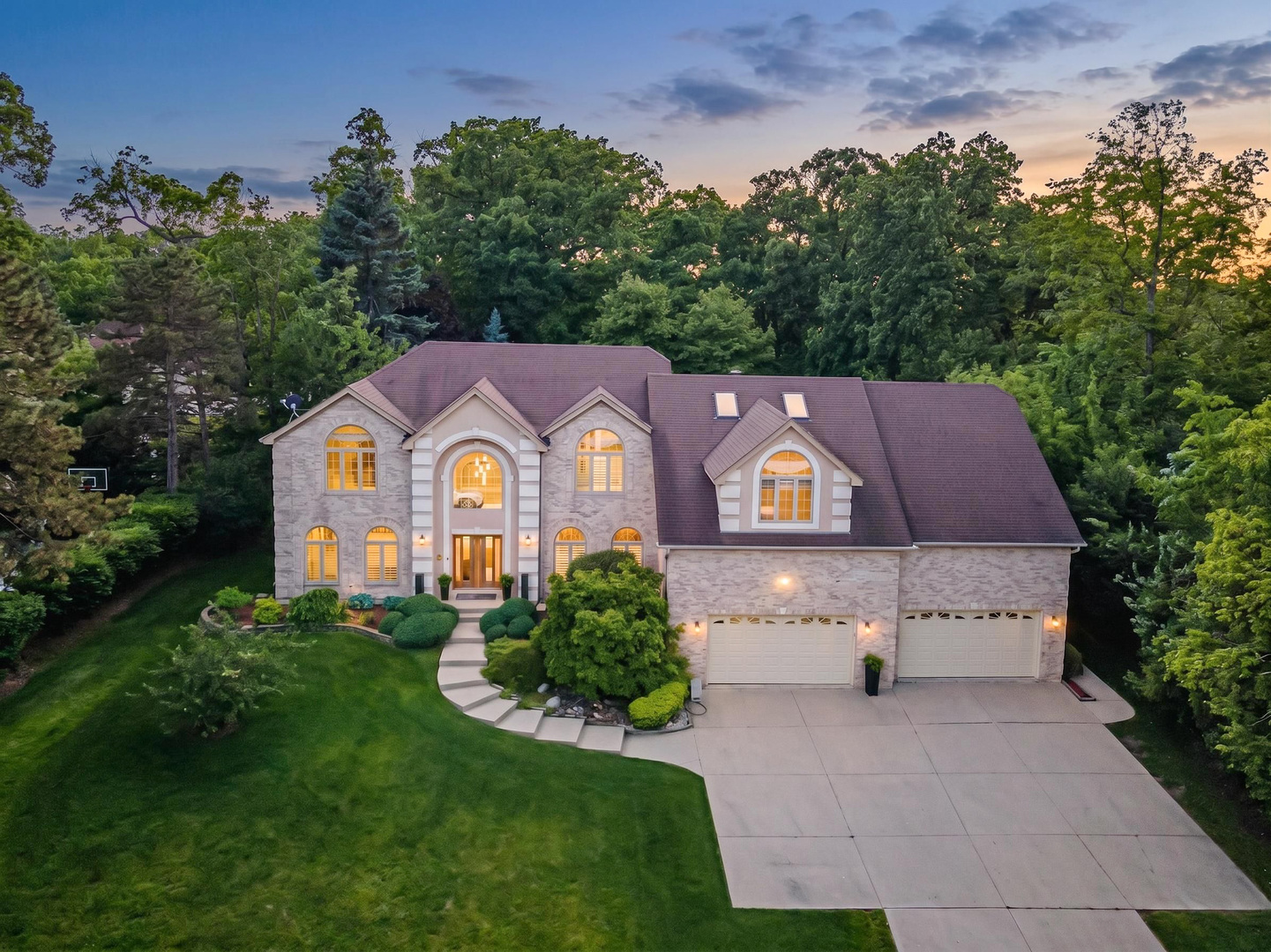 902 DORAL Drive, Bartlett, IL 60103