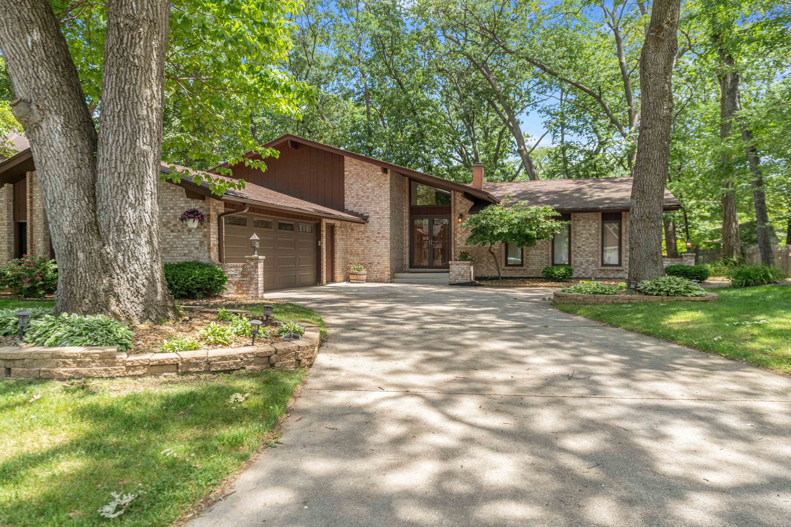 18039 Whitman Lane, Lansing, IL 60438