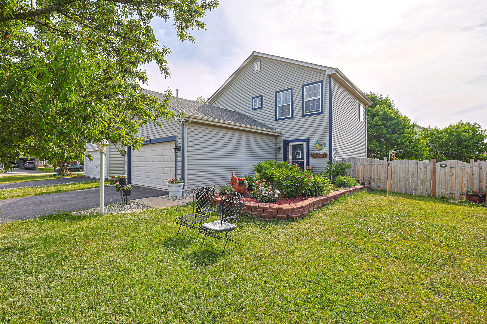 1854 S FALLBROOK Drive, Round Lake, IL 60073