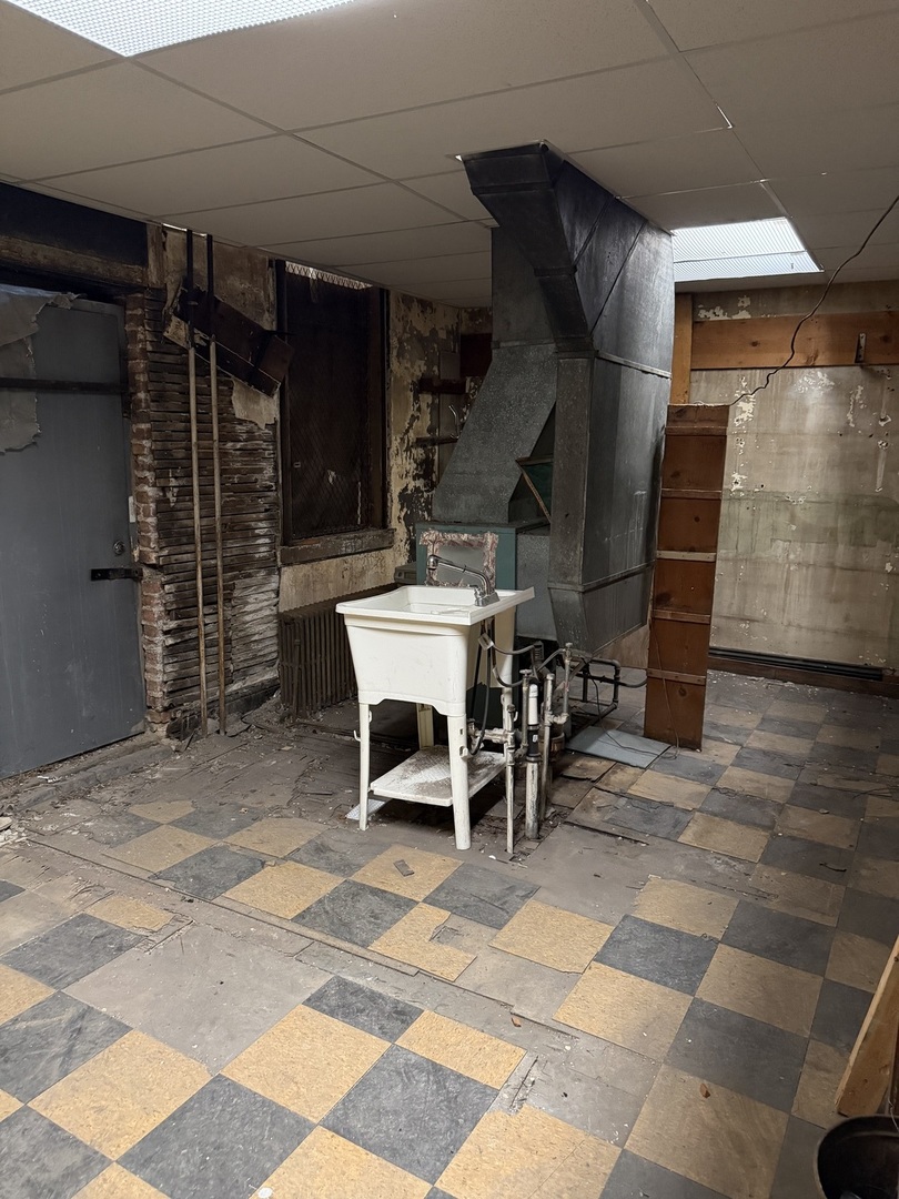 11252 S Michigan Avenue, Chicago, IL 60628