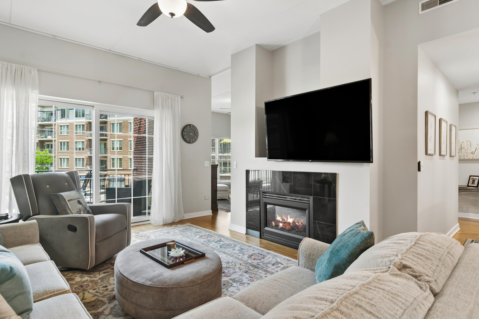40 E Northwest Highway #208, Mount Prospect, IL 60056