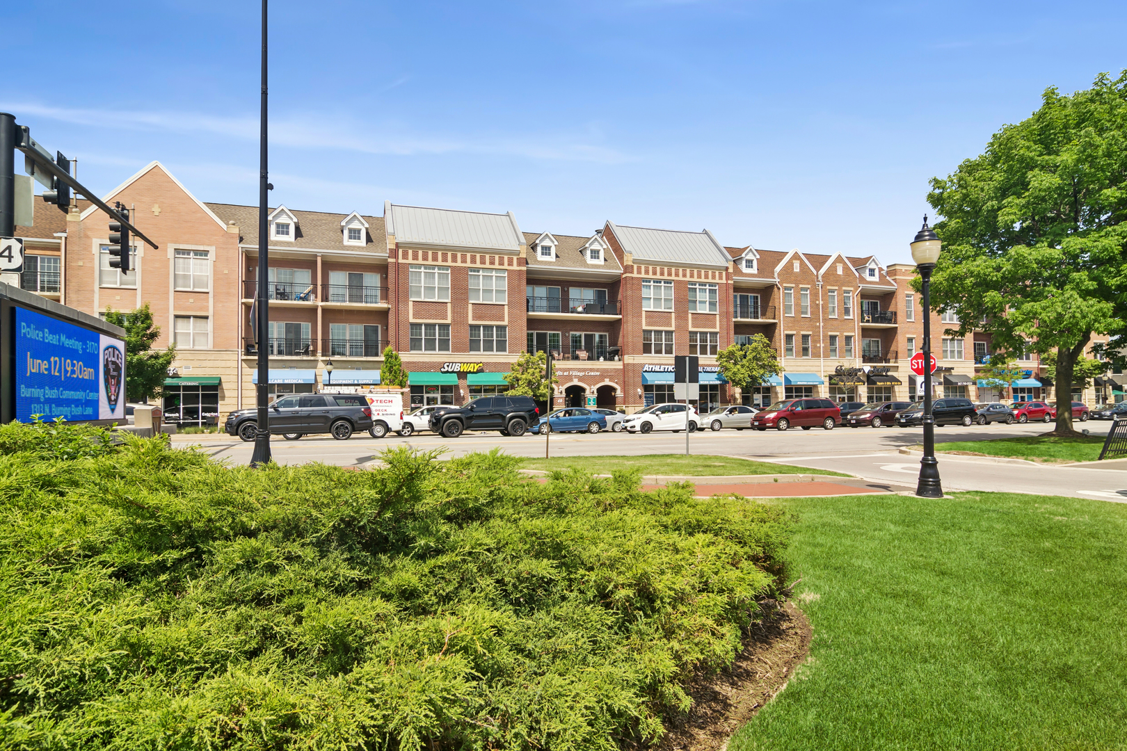 40 E Northwest Highway #208, Mount Prospect, IL 60056