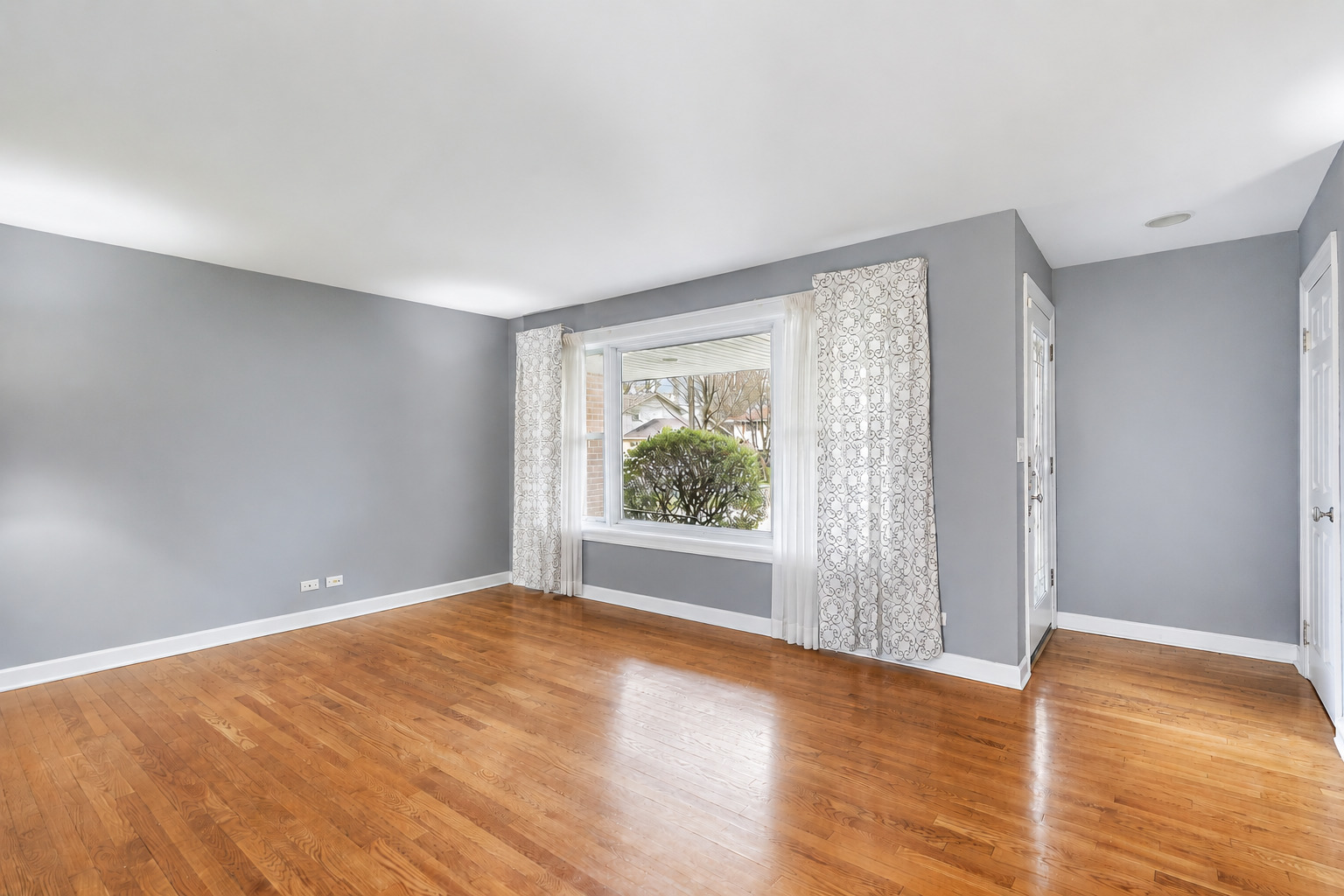 629 N Wren Avenue, Palatine, IL 60067