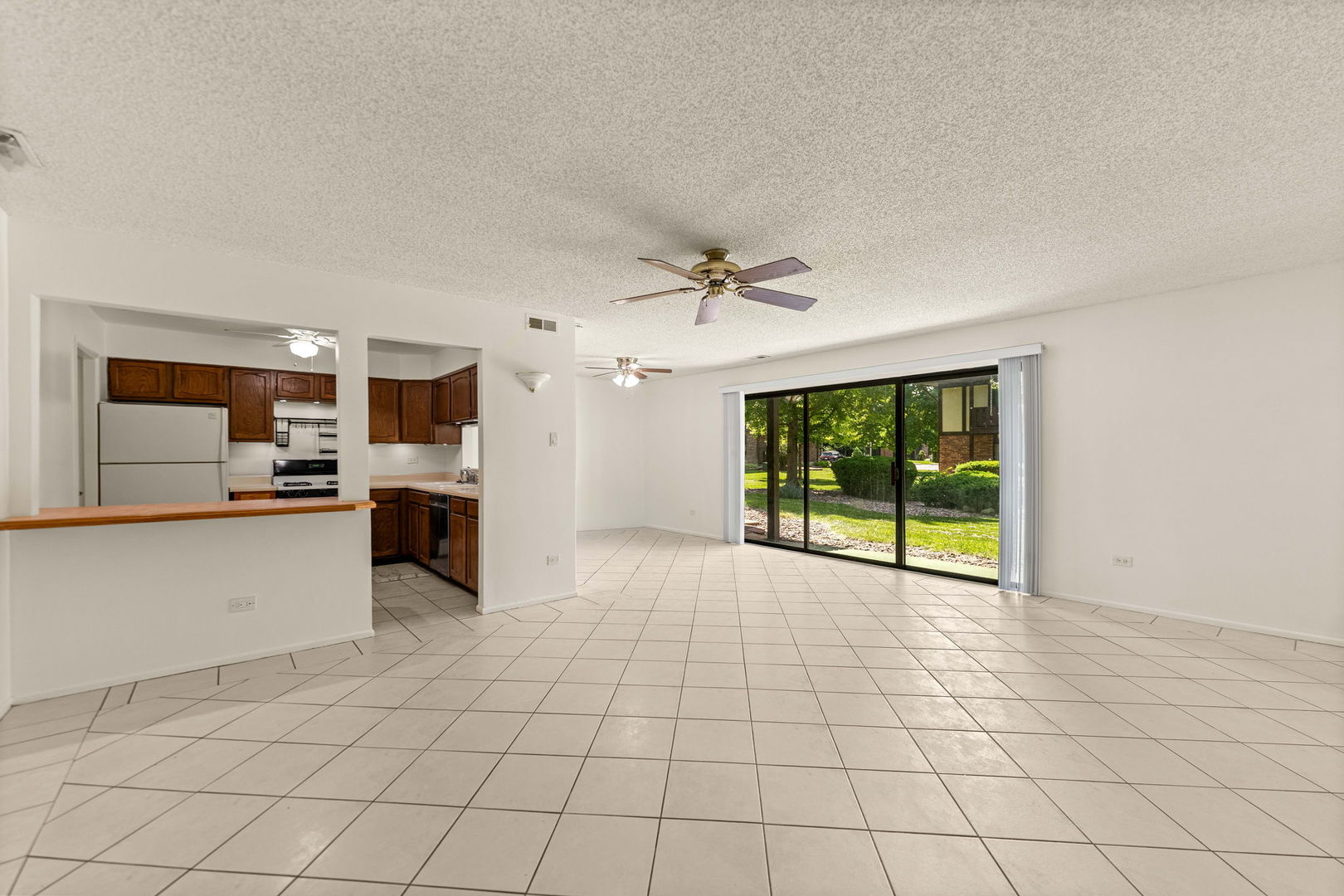 8245 Poplar Lane #5B, Palos Hills, IL 60465