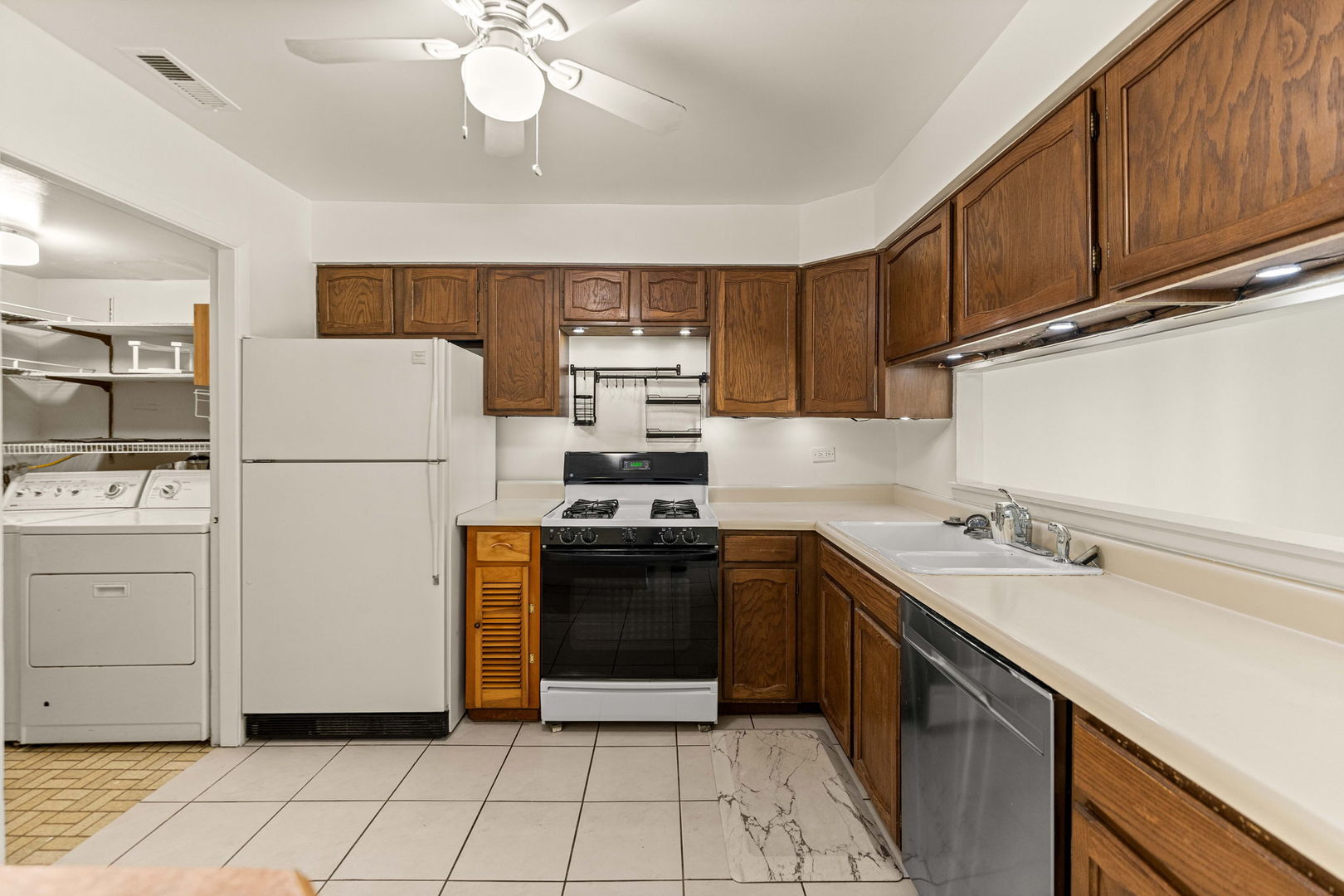 8245 Poplar Lane #5B, Palos Hills, IL 60465