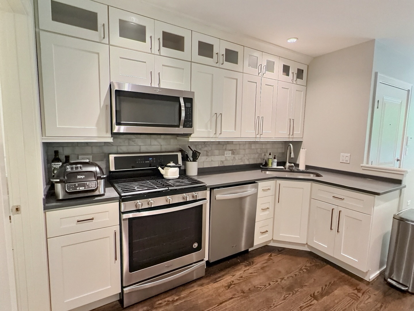 2538 N Southport Avenue #2F, Chicago, IL 60614
