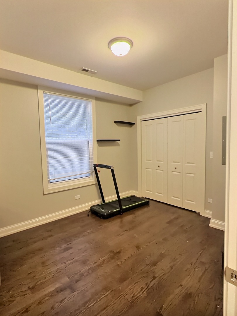 2538 N Southport Avenue #2F, Chicago, IL 60614