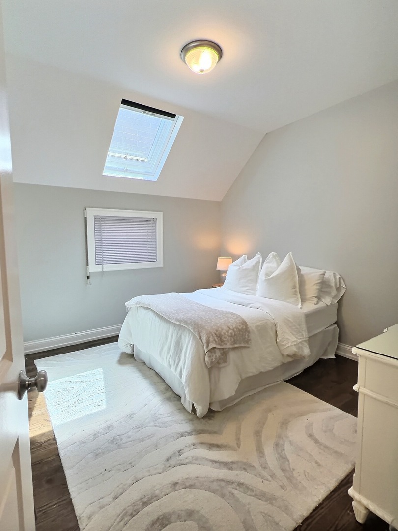 2538 N Southport Avenue #2F, Chicago, IL 60614