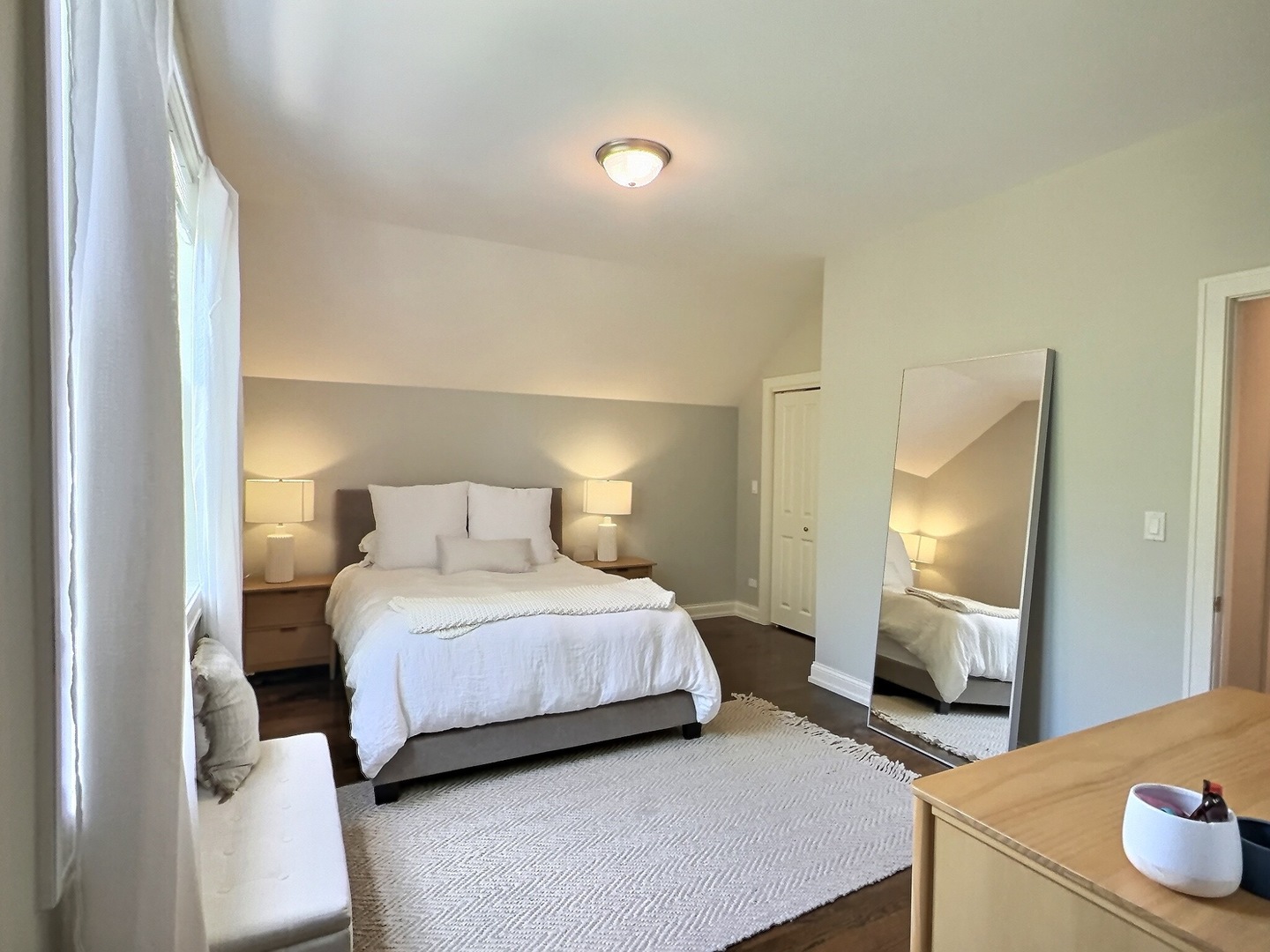 2538 N Southport Avenue #2F, Chicago, IL 60614