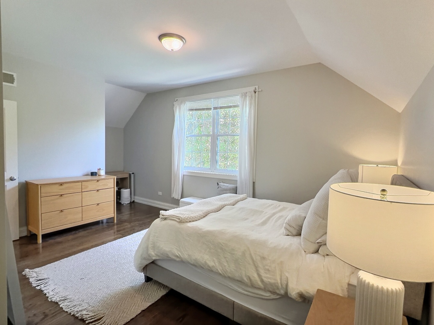 2538 N Southport Avenue #2F, Chicago, IL 60614