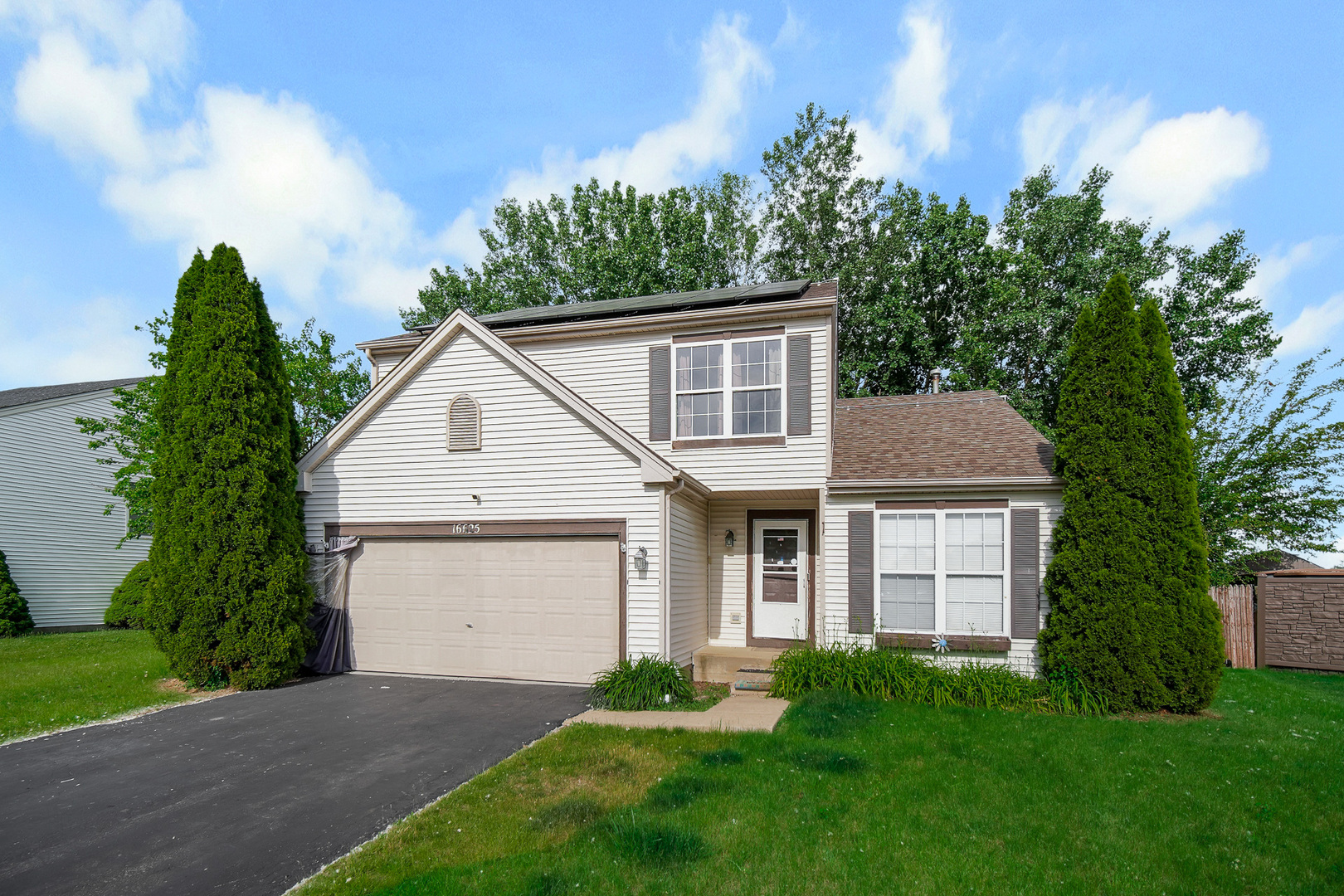 16625 Kingsbrook Drive, Crest Hill, IL 60403