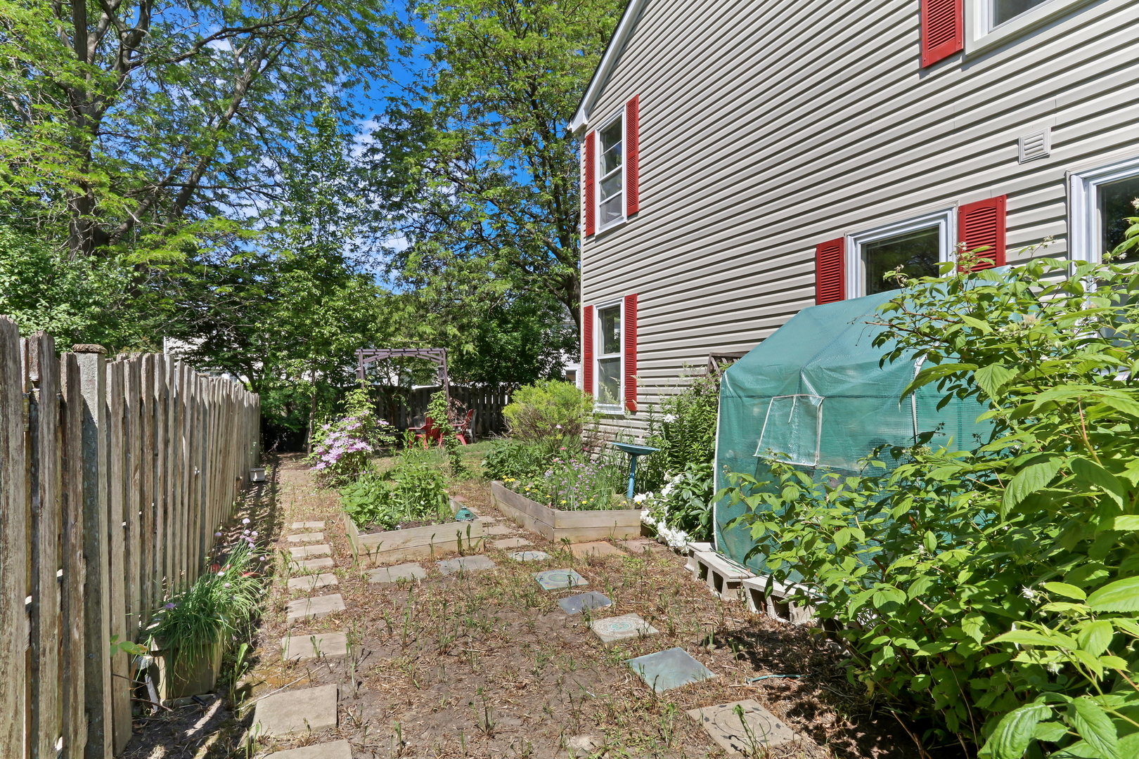 90 Southfield Drive, Vernon Hills, IL 60061