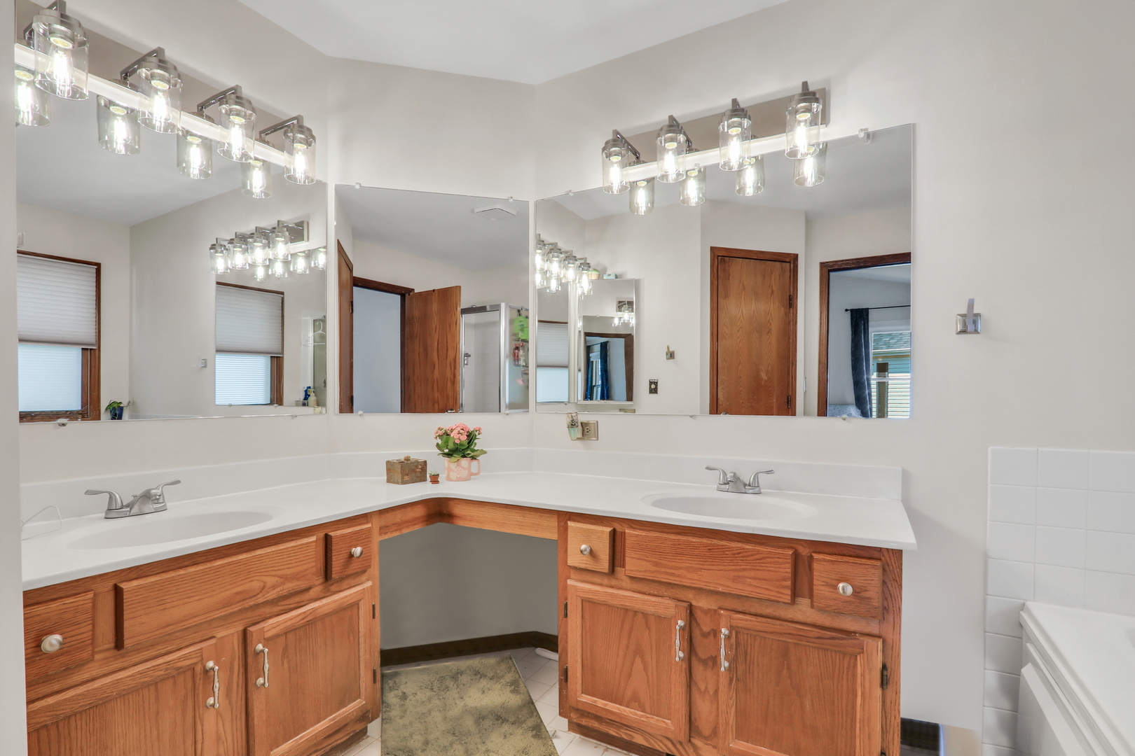 90 Southfield Drive, Vernon Hills, IL 60061