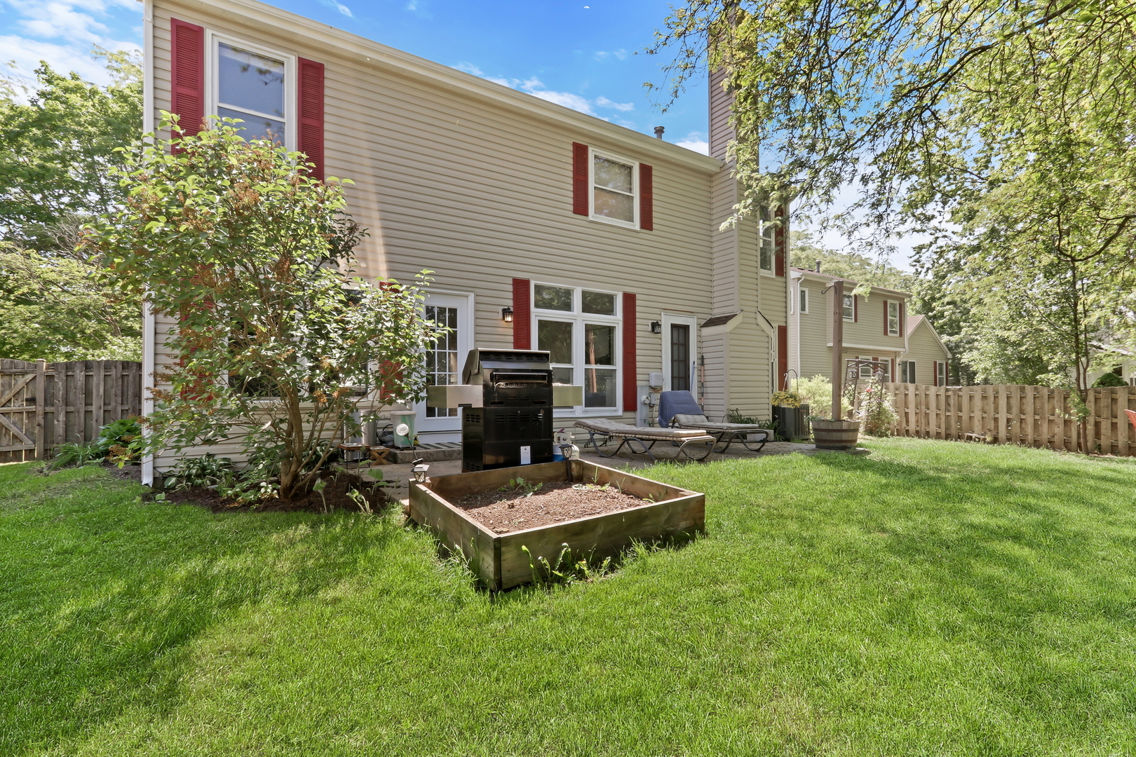 90 Southfield Drive, Vernon Hills, IL 60061