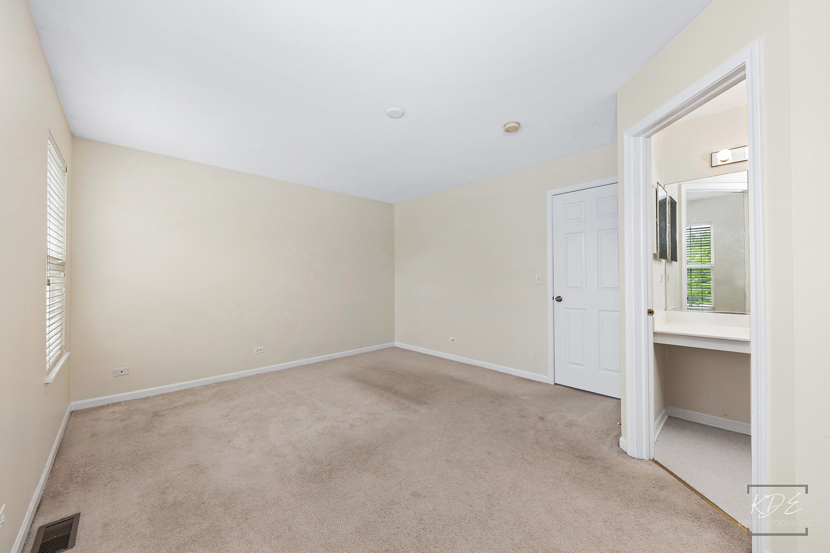 2640 Idaho Road #2640, Naperville, IL 60564