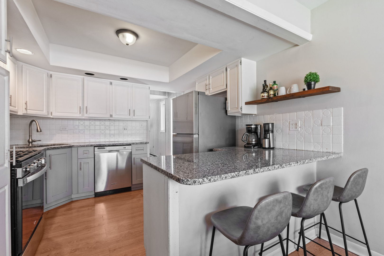 4335 Prospect Avenue, Downers Grove, IL 60515