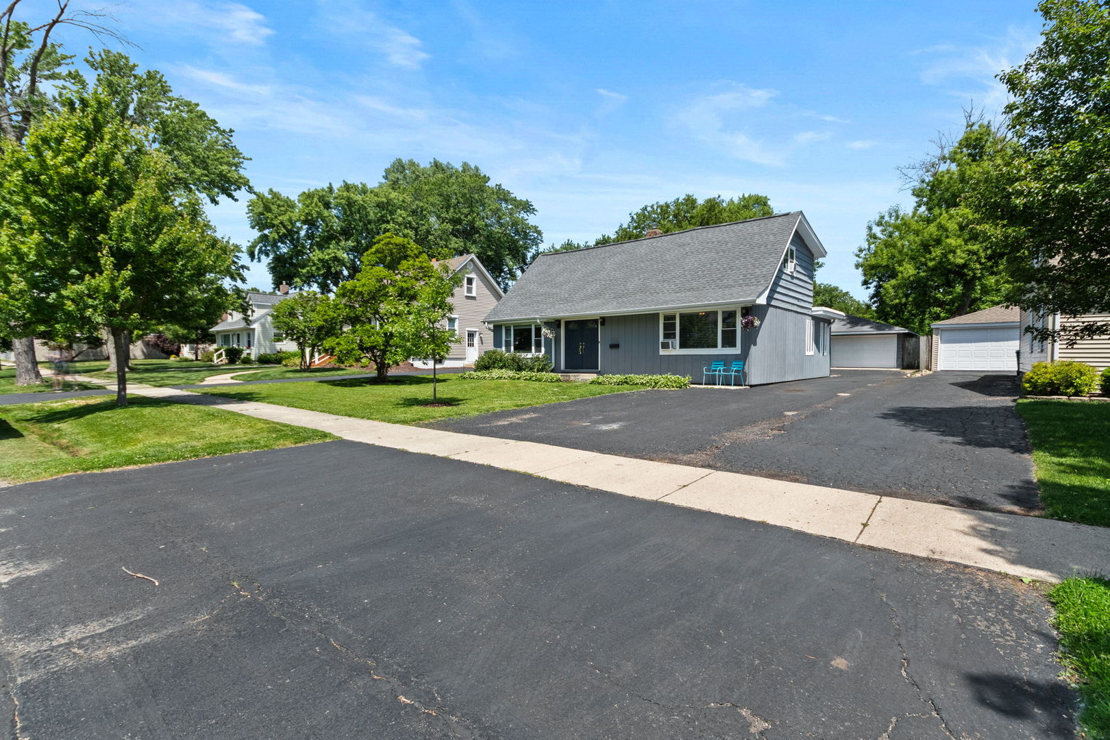 4335 Prospect Avenue, Downers Grove, IL 60515