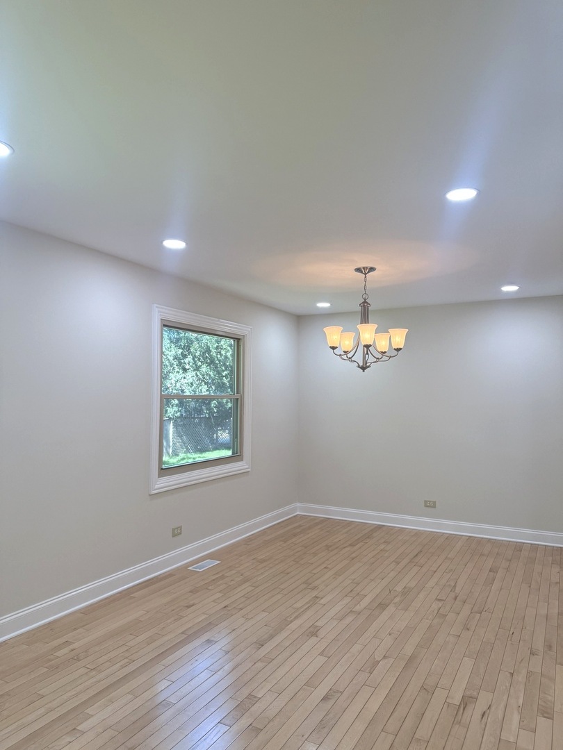425 Carriage Hill Road, Naperville, IL 60565