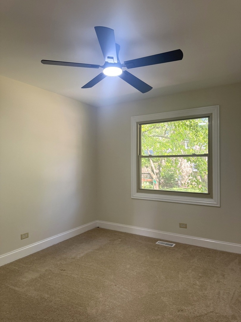 425 Carriage Hill Road, Naperville, IL 60565