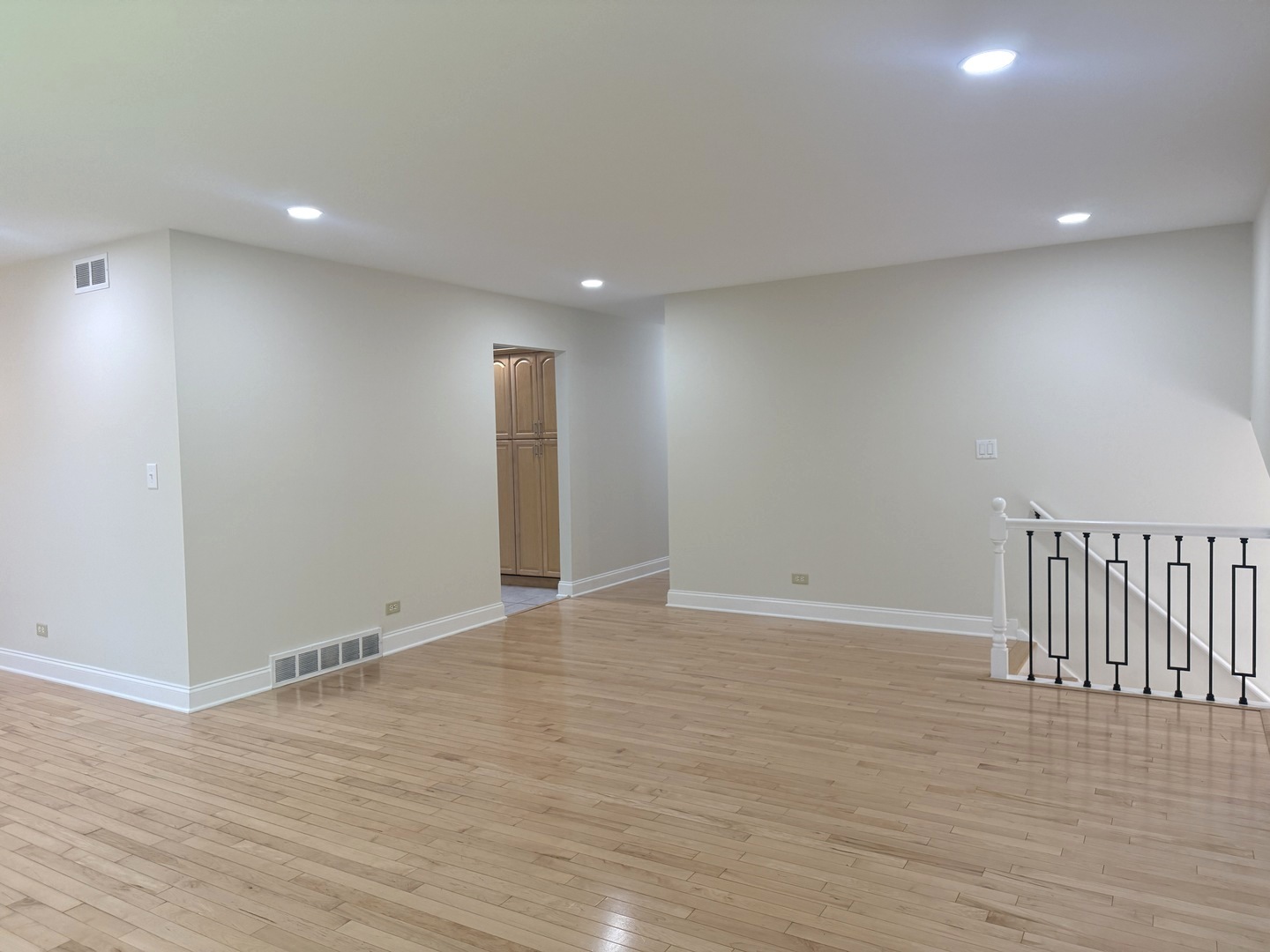 425 Carriage Hill Road, Naperville, IL 60565