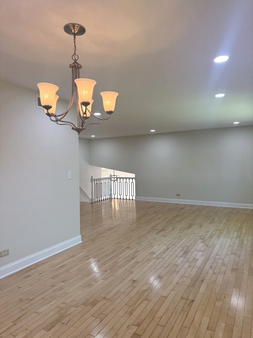 425 Carriage Hill Road, Naperville, IL 60565