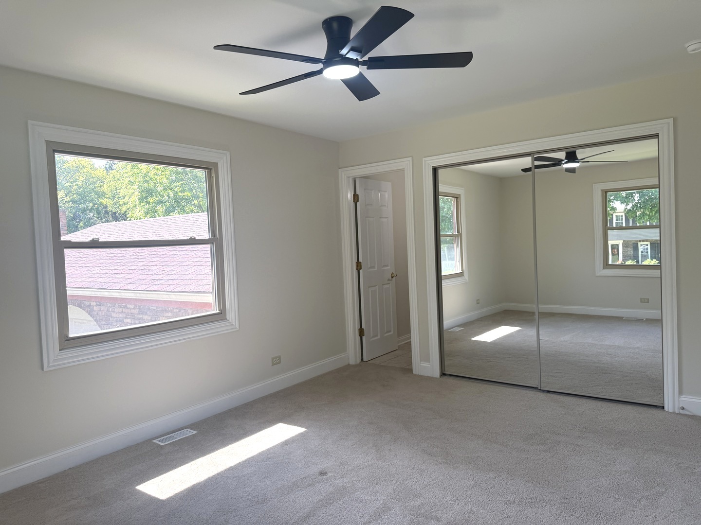 425 Carriage Hill Road, Naperville, IL 60565
